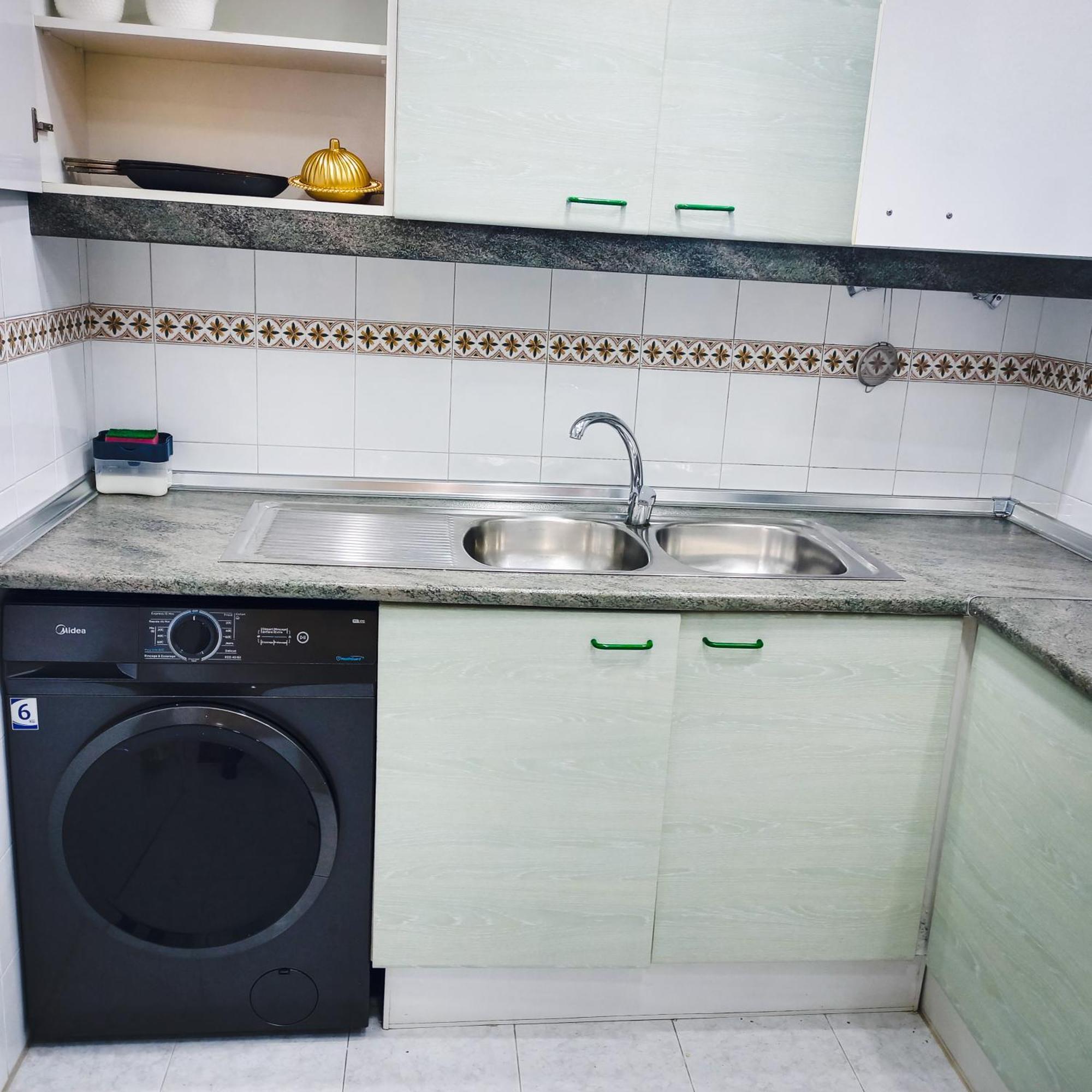 Moderne Appartement Au Plein Centre-Ville En Face Hilton & La Gare De Train Tgv Avec Climatisation Ταγγέρη Εξωτερικό φωτογραφία