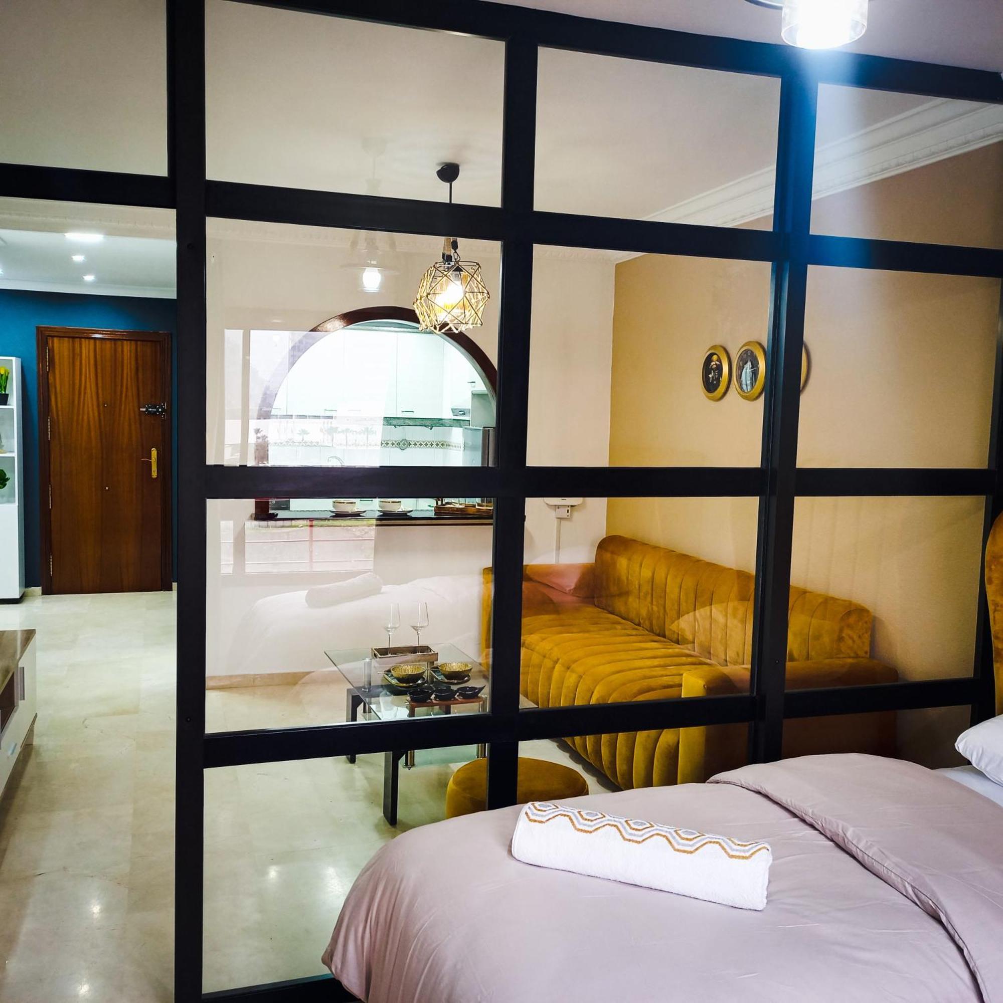 Moderne Appartement Au Plein Centre-Ville En Face Hilton & La Gare De Train Tgv Avec Climatisation Ταγγέρη Εξωτερικό φωτογραφία